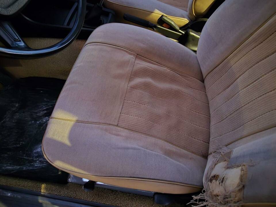 Image 34/50 of BMW 525 (1975)