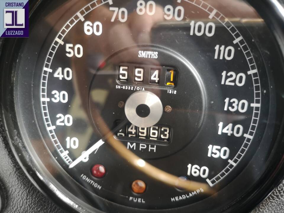 Image 31/51 de Jaguar E-Type (1970)