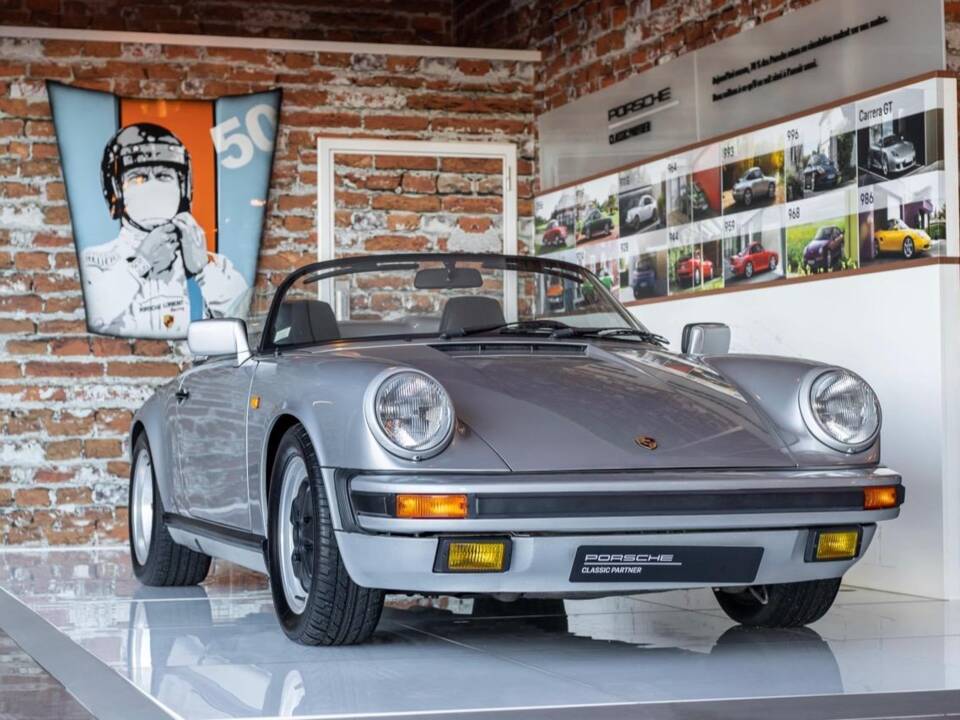 Image 36/132 of Porsche 911 Speedster 3.2 (1989)