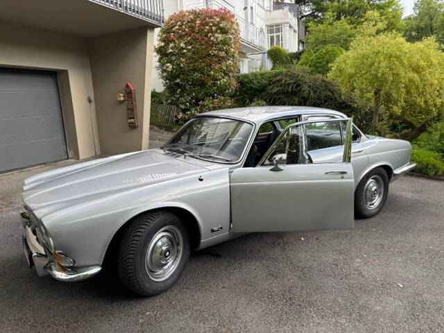 Bild 3/15 von Jaguar XJ 6 4.2 (1972)