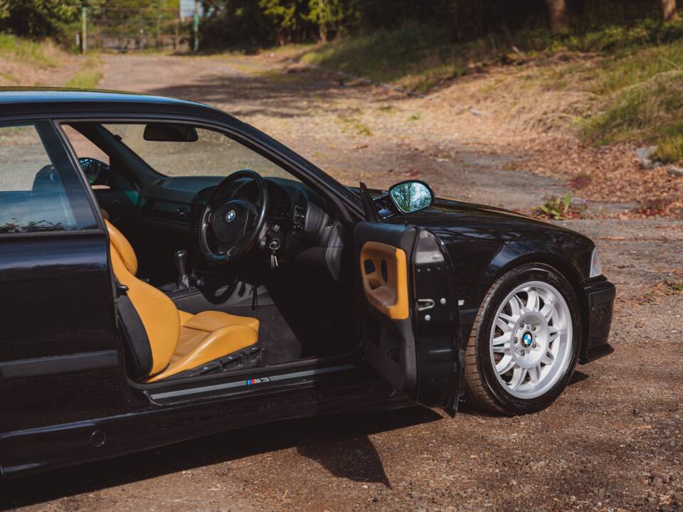 Immagine 34/37 di BMW M3 (1997)