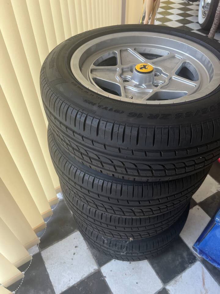 Image 6/114 de Ferrari 308 GTS Quattrovalvole (1985)