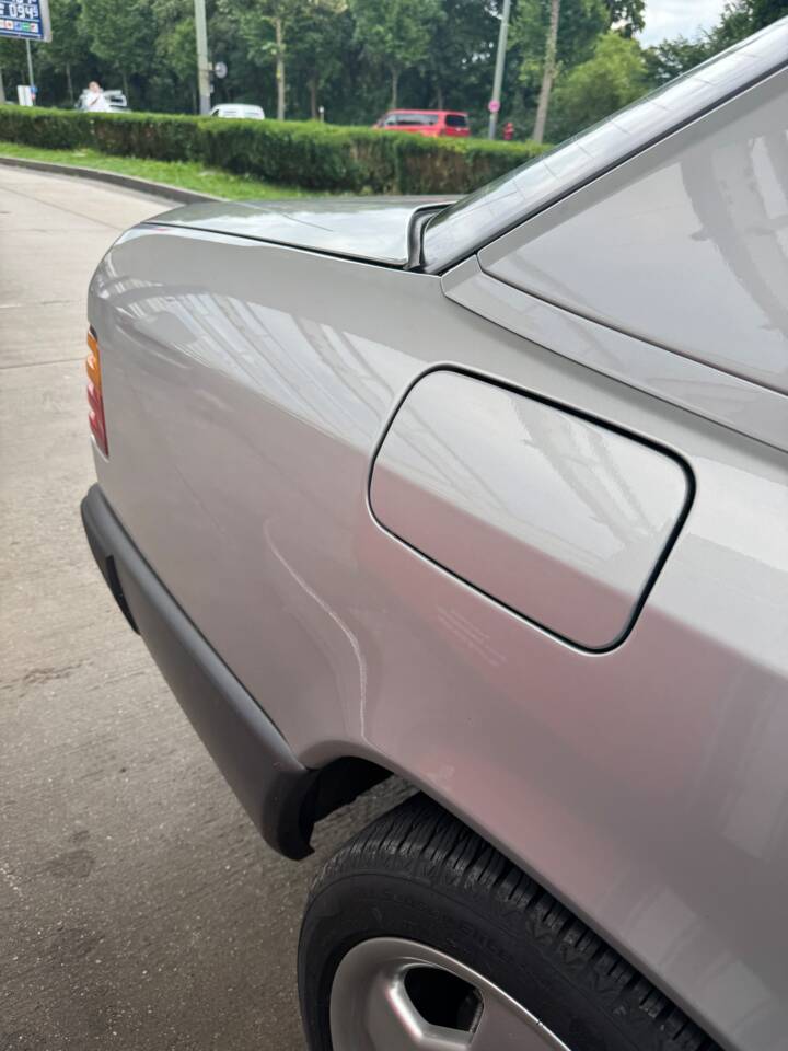 Image 8/32 of Mercedes-Benz 230 E (1987)