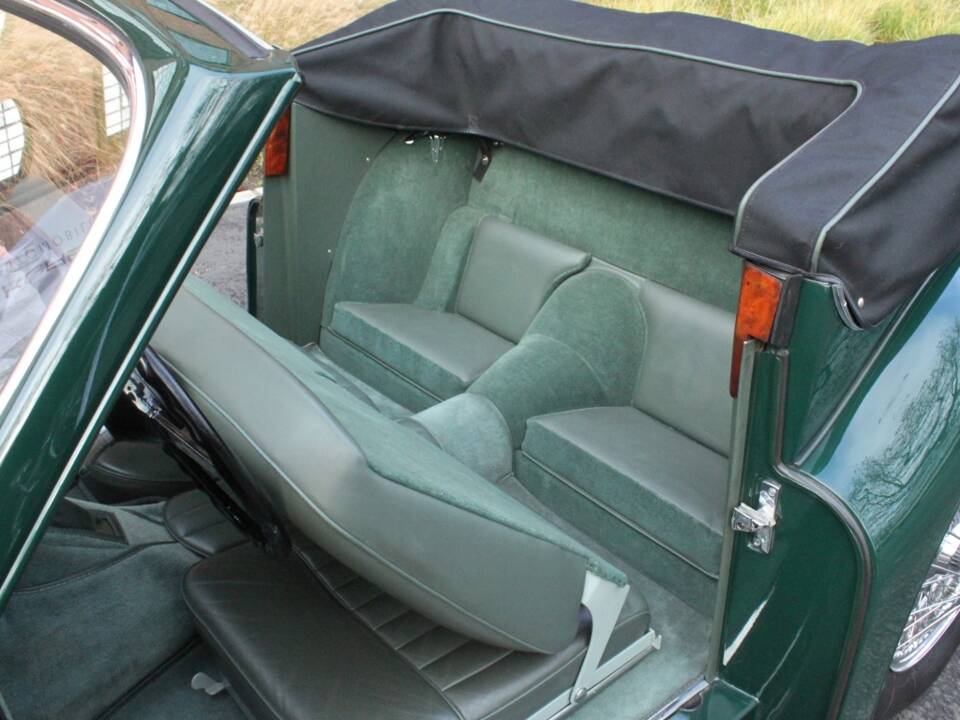 Image 13/16 of Jaguar XK 140 SE DHC (1956)