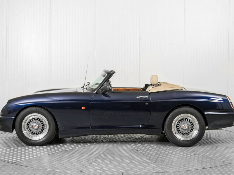 Bild 9/50 von MG RV8 (1993)