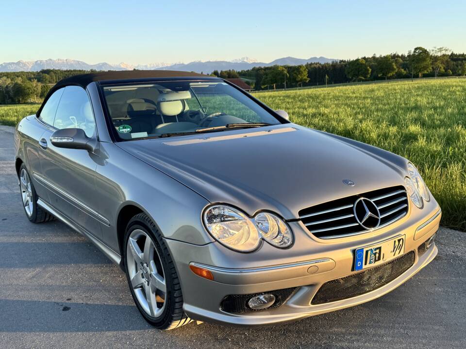 Immagine 1/17 di Mercedes-Benz CLK 500 (2005)