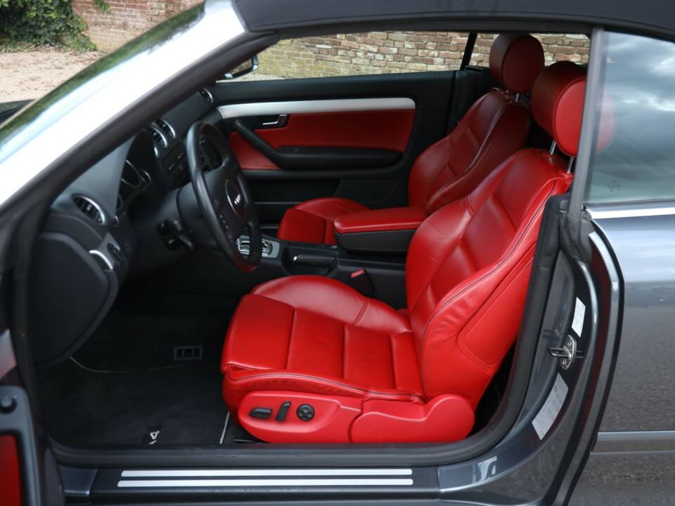 Image 11/50 de Audi S4 (2004)
