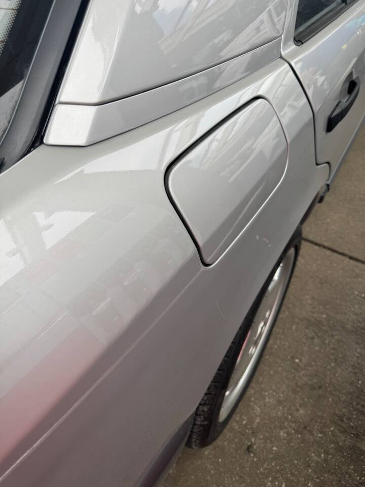 Image 15/32 of Mercedes-Benz 230 E (1987)