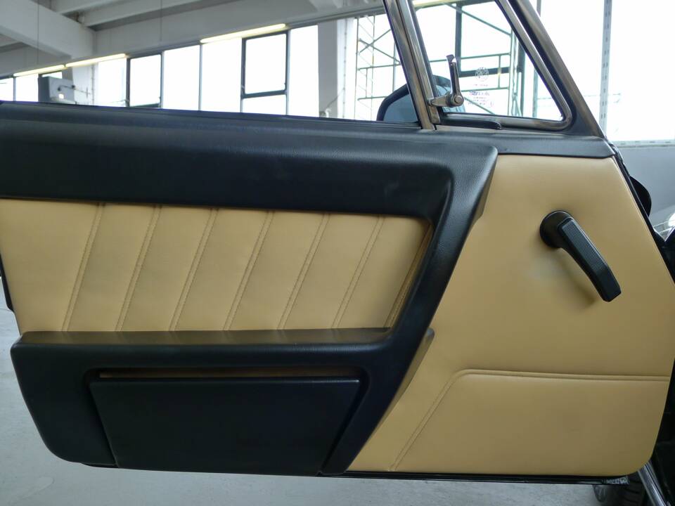 Bild 12/30 von Alfa Romeo 2.0 Spider (1993)