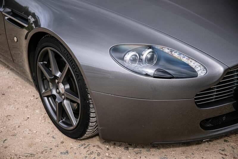 Image 33/50 of Aston Martin V8 Vantage (2006)