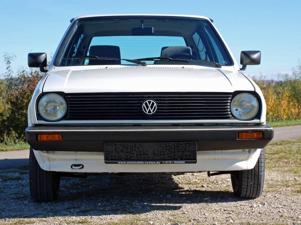Immagine 5/29 di Volkswagen Polo II Hatchback 1.0 (1989)