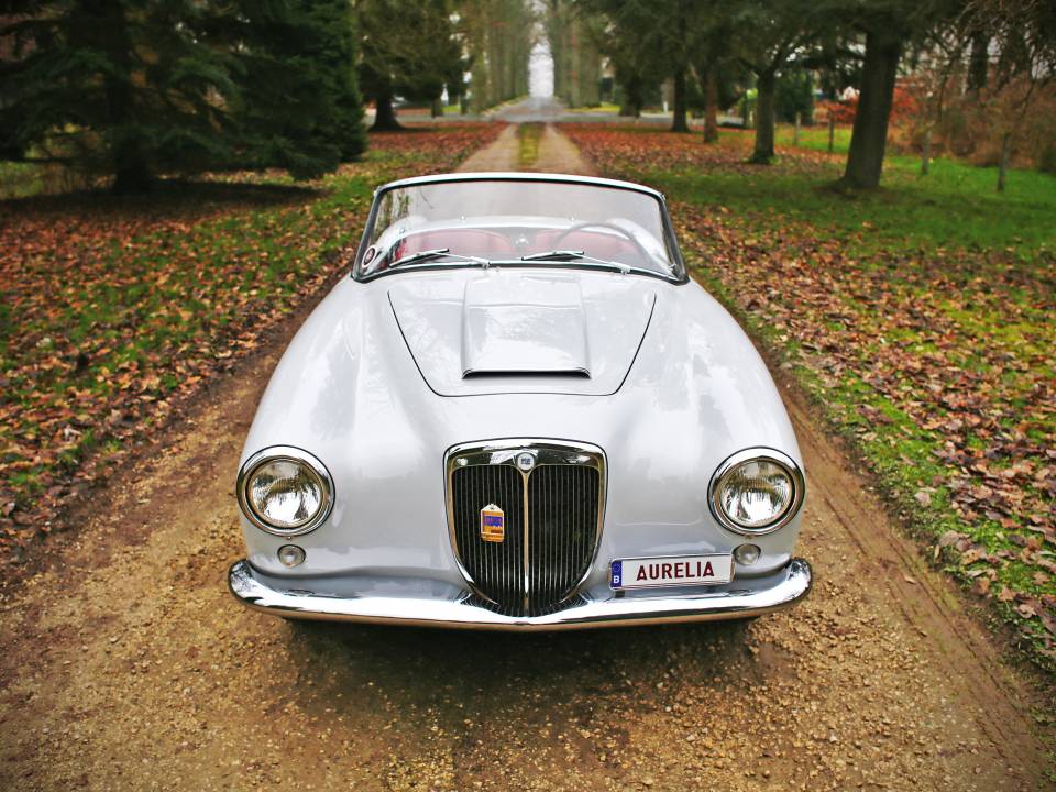 Image 7/16 de Lancia Aurelia B24 (1957)