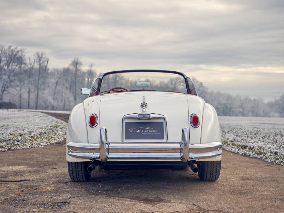 Immagine 8/42 di Jaguar XK 150 3.4 S OTS (1958)