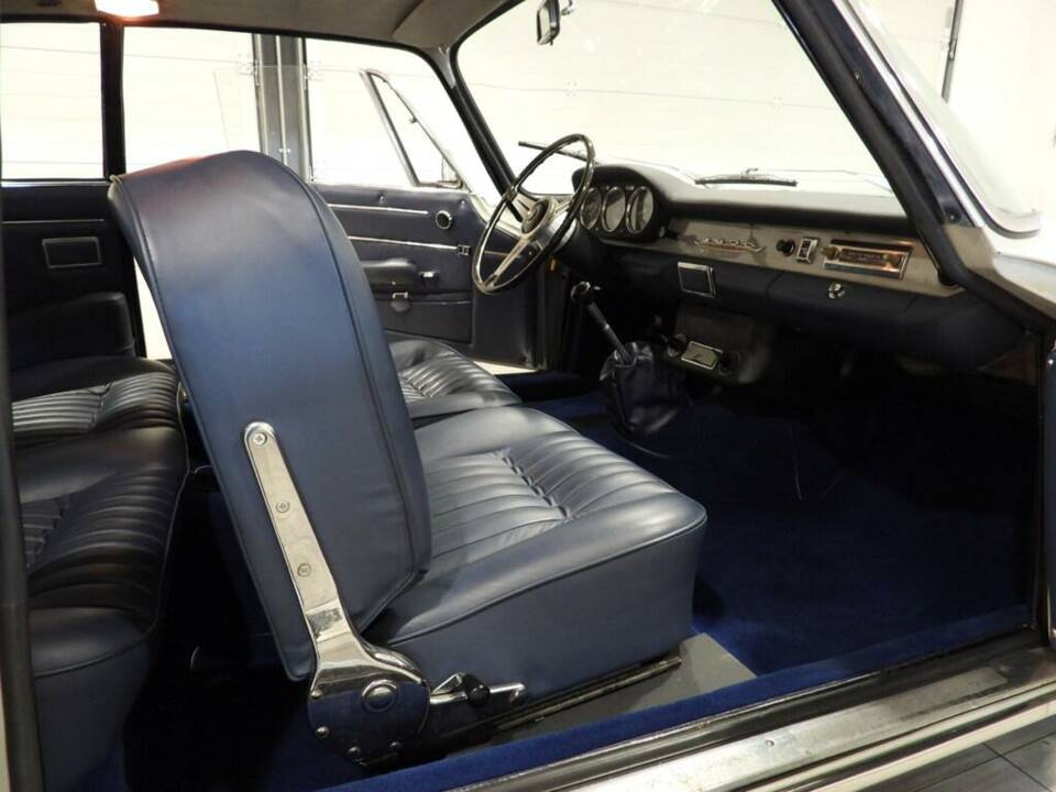 Imagen 8/15 de Alfa Romeo 2600 Sprint (1963)