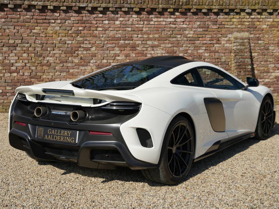 Afbeelding 50/50 van McLaren 675LT (2016)