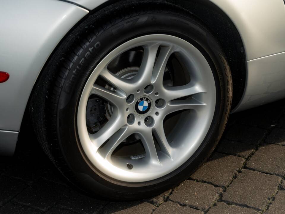 Image 27/84 of BMW Z8 (2001)