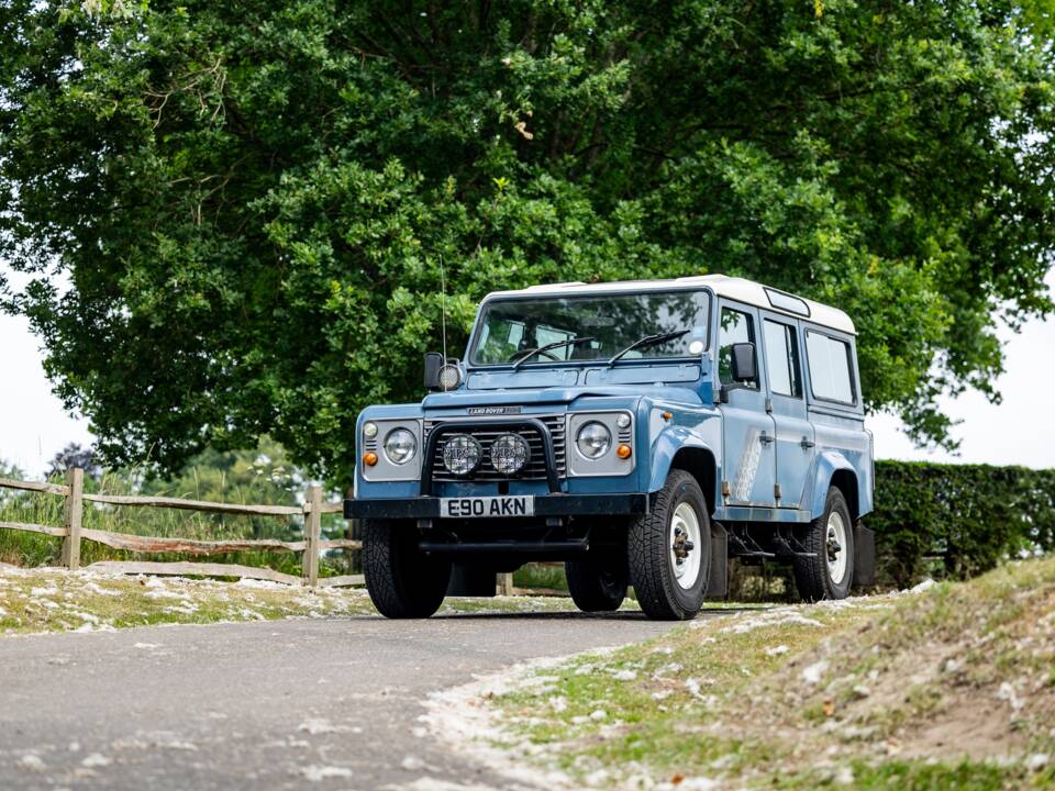 Image 12/50 of Land Rover 110 (1988)