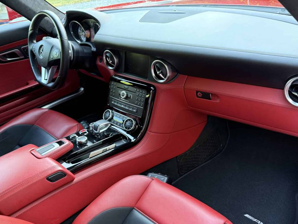 Bild 17/46 von Mercedes-Benz SLS AMG Roadster (2012)