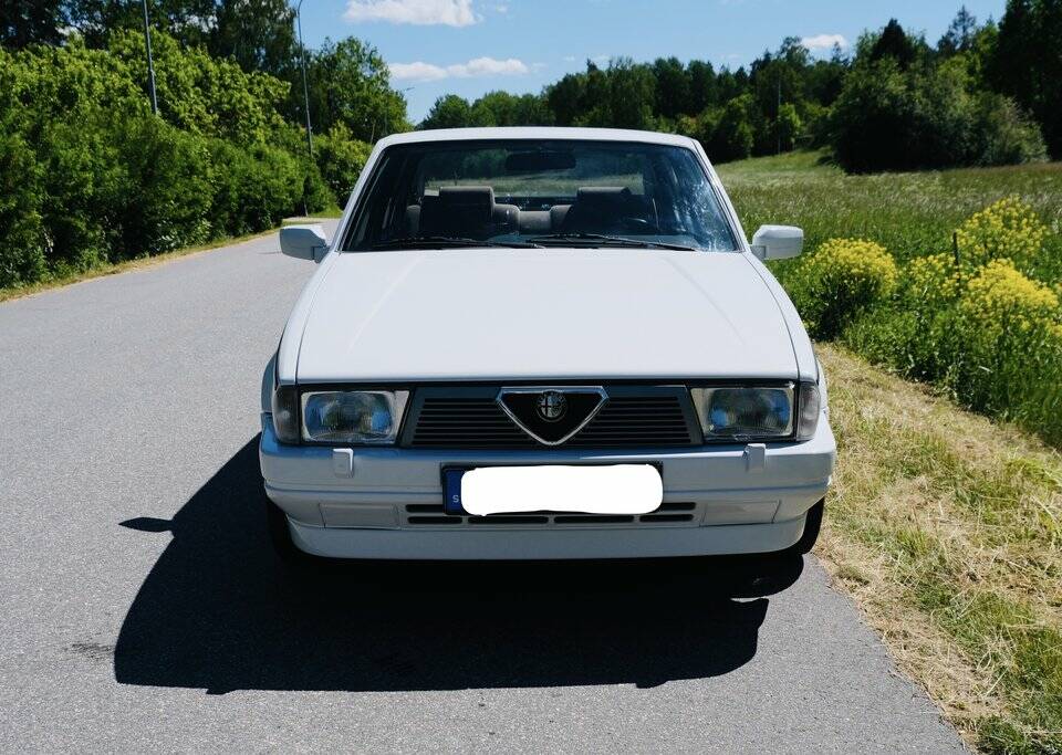 Image 3/8 of Alfa Romeo 75 1.8 Turbo (1986)