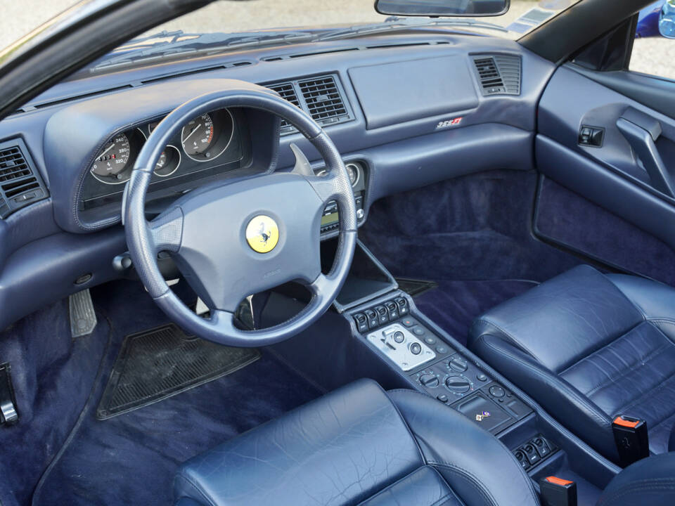 Immagine 3/50 di Ferrari F 355 Spider (2000)