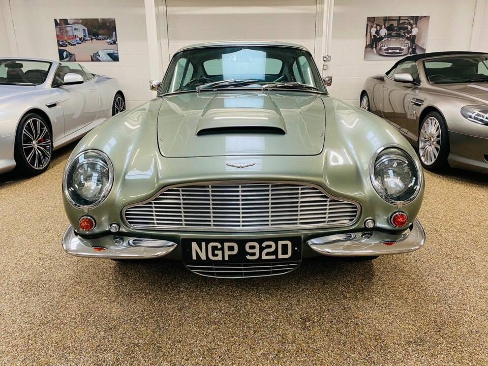 Bild 4/4 von Aston Martin DB 6 (1966)