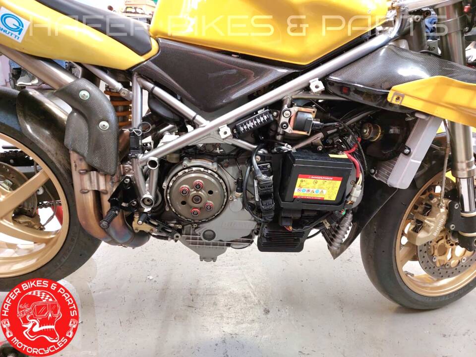 Image 18/19 of Ducati DUMMY (2002)