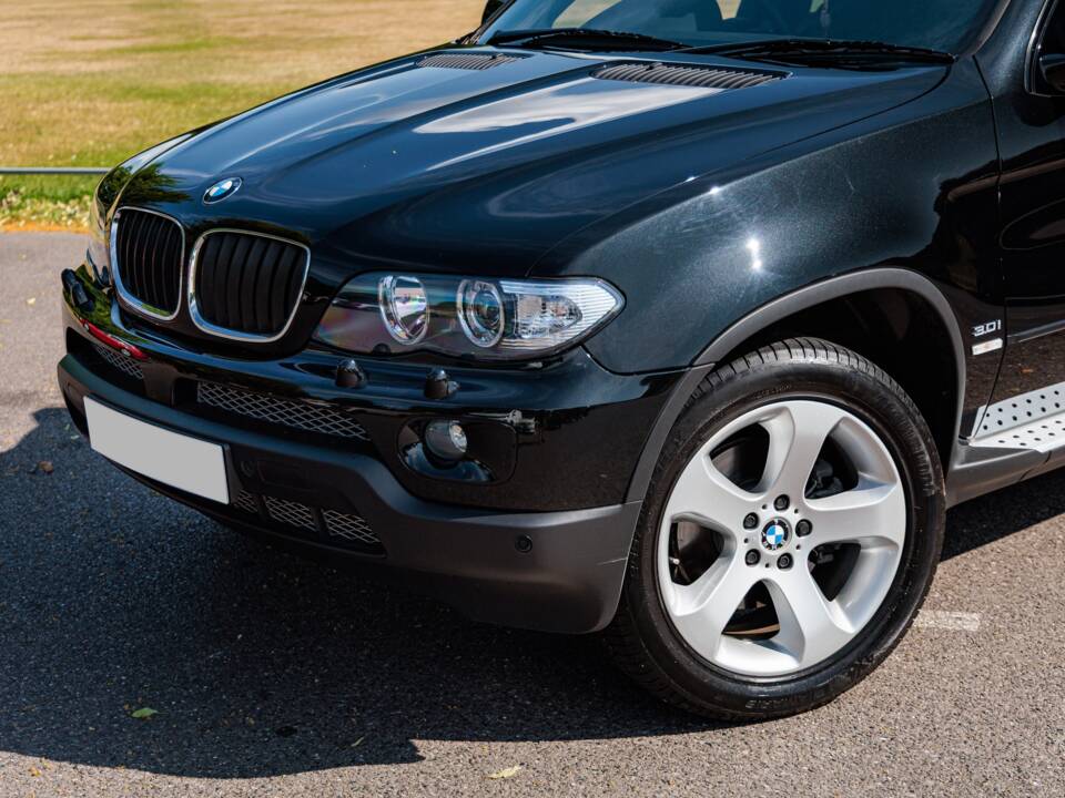 Immagine 16/31 di BMW X5 3.0i (2004)