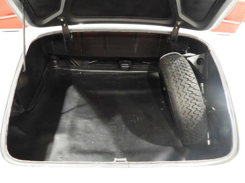 Image 8/15 of Mercedes-Benz 190 SL (1961)