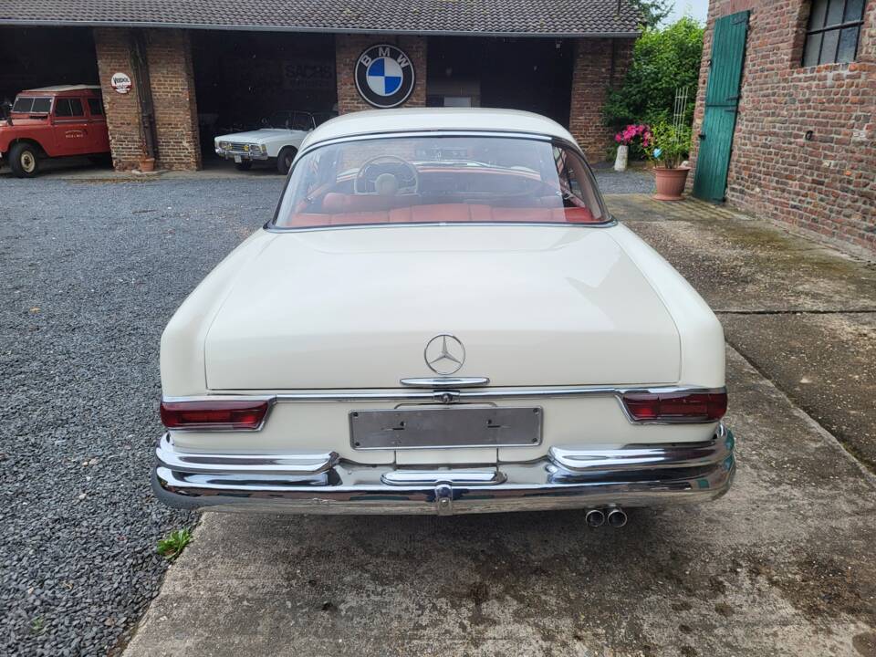 Imagen 9/49 de Mercedes-Benz 250 SE (1966)