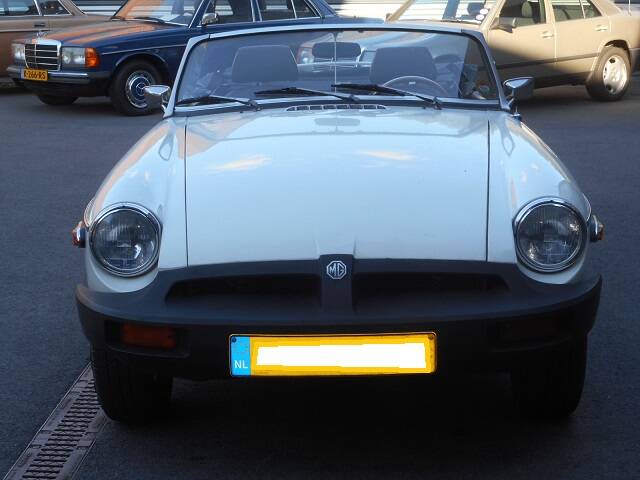 Image 3/21 of MG MGB (1980)