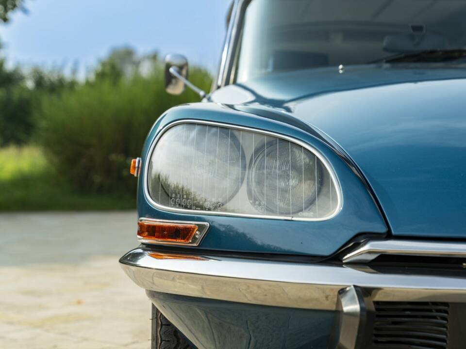 Bild 22/50 von Citroën DS 23 Break (1973)