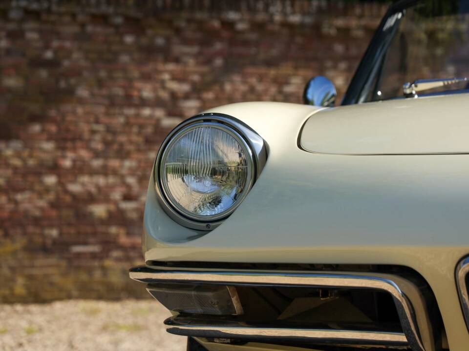 Image 34/50 of Alfa Romeo 1600 Duetto (1967)