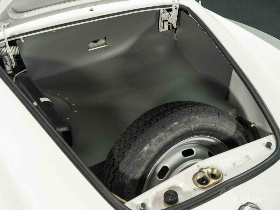 Imagen 7/19 de Volkswagen Karmann Ghia 1600 (1973)