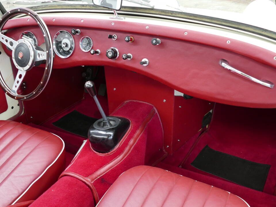 Image 8/21 of Austin-Healey Sprite Mk I (1959)