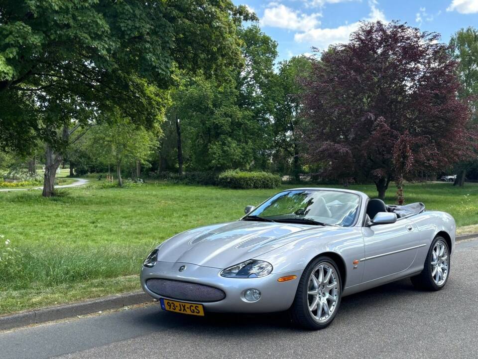Image 1/29 of Jaguar XKR (2002)