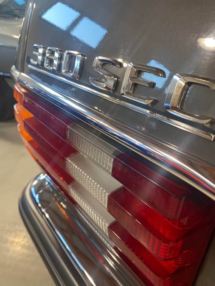 Bild 40/67 von Mercedes-Benz 380 SEC (1984)