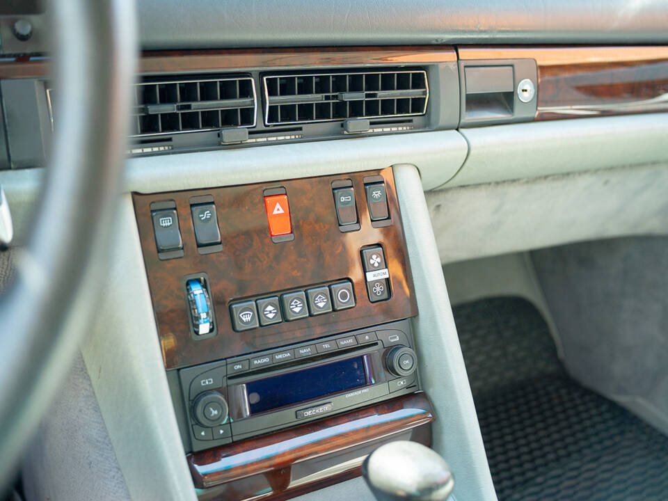 Bild 43/64 von Mercedes-Benz 500 SEL (1984)