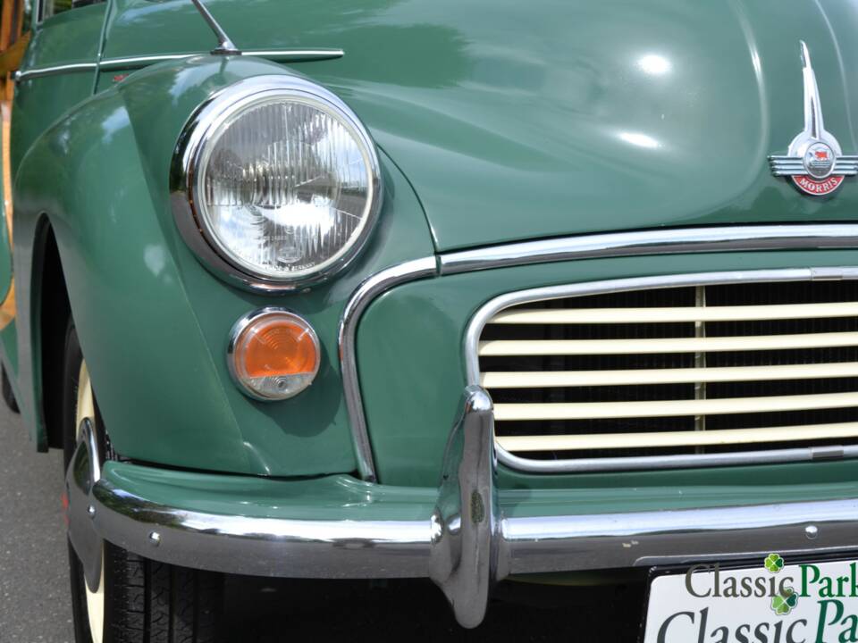 Image 38/50 of Morris Minor 1000 Traveller (1964)