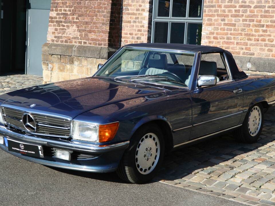 Image 1/43 of Mercedes-Benz 300 SL (1989)