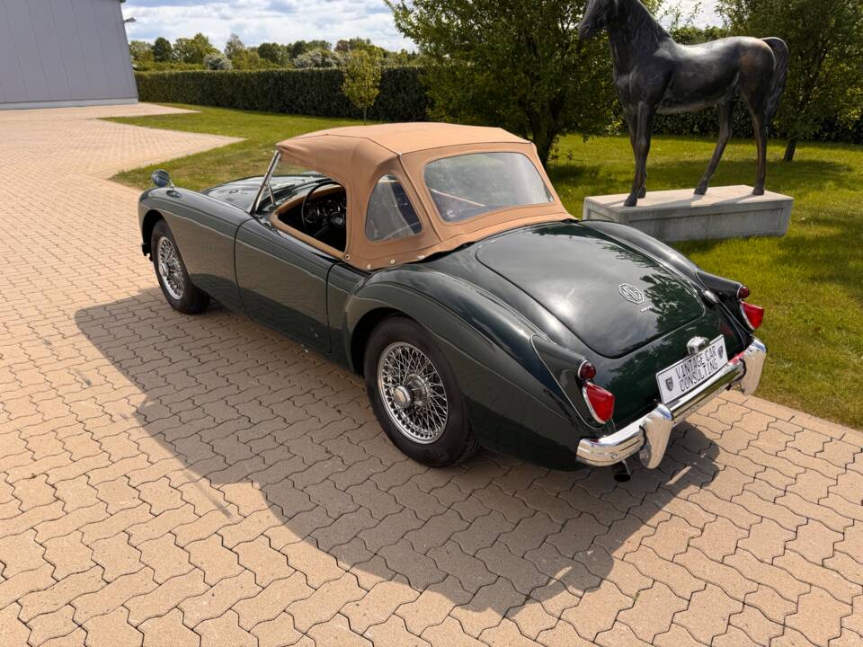 Image 12/79 of MG MGA 1600 (1961)