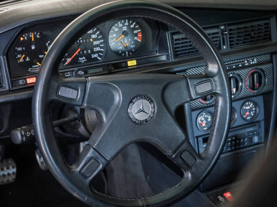 Bild 2/8 von Mercedes-Benz 190 D (1986)