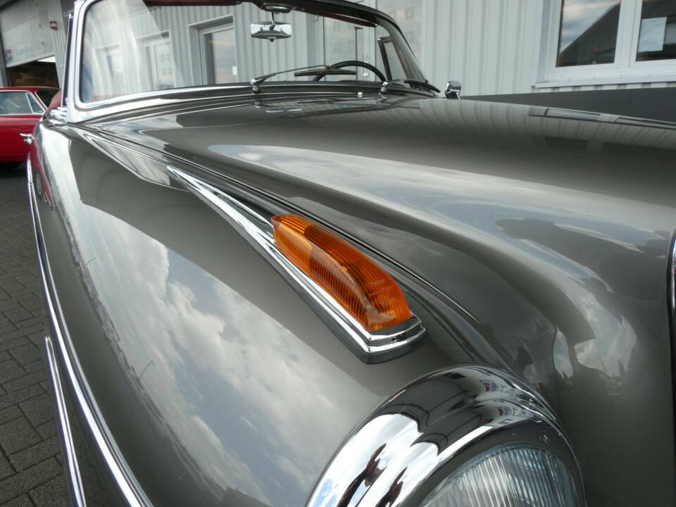 Image 21/23 of Mercedes-Benz 220 SE Cabriolet (1959)