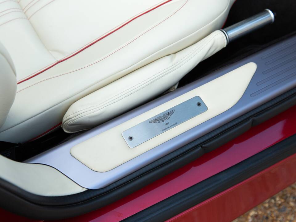 Afbeelding 60/81 van Aston Martin DB 9 Volante (2015)