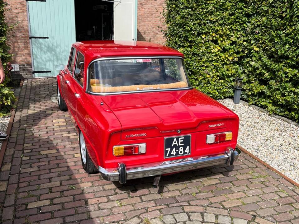 Image 7/30 de Alfa Romeo Giulia 1300 TI (1971)