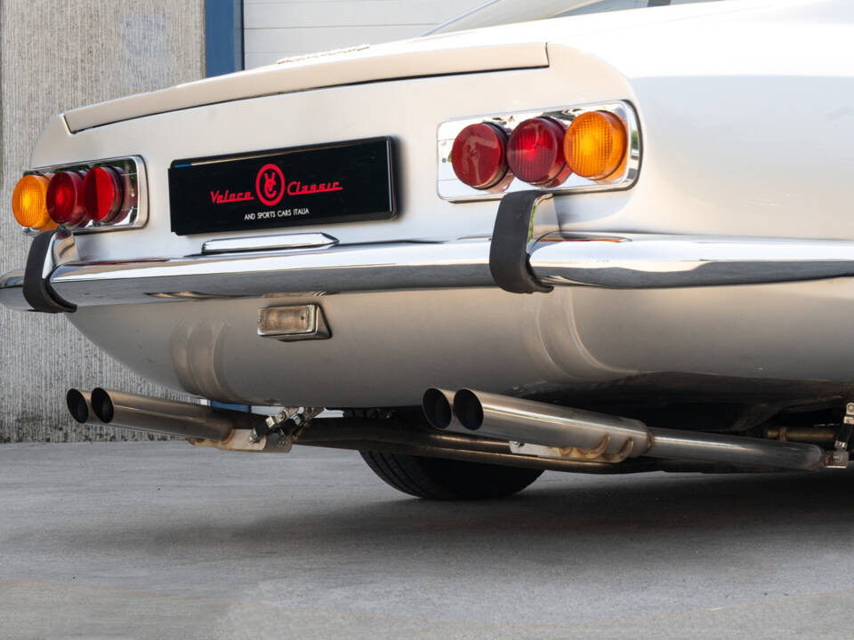 Image 22/69 of Ferrari 365 GT 2+2 (1969)