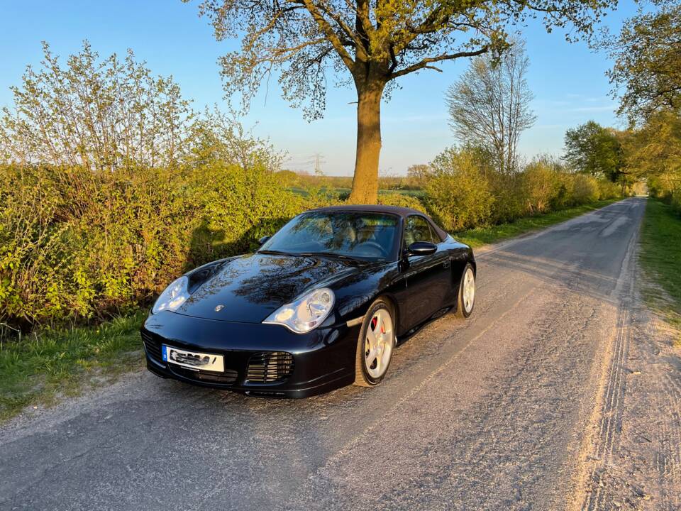 Image 7/17 of Porsche 911 Carrera 4S (2004)