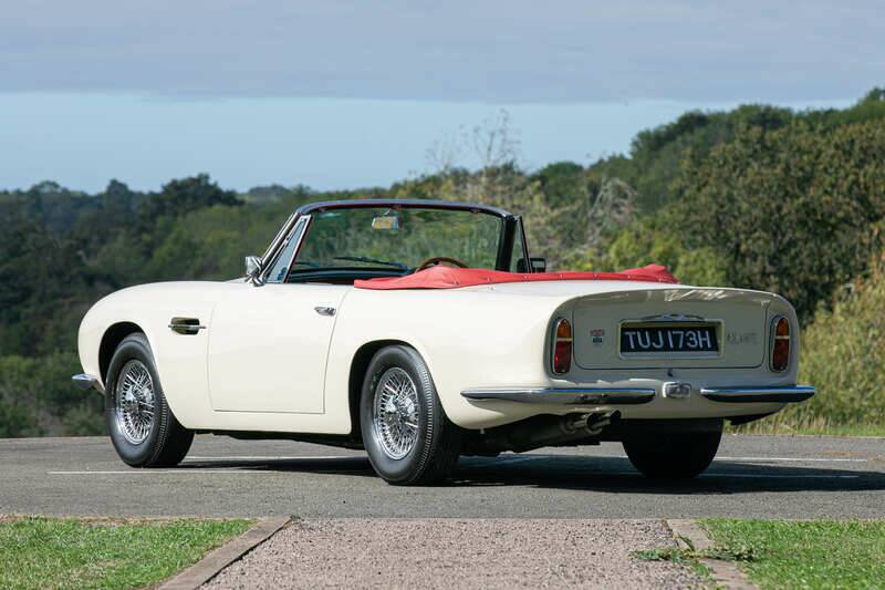 Image 33/38 of Aston Martin DB 6 Mk II Volante (1970)