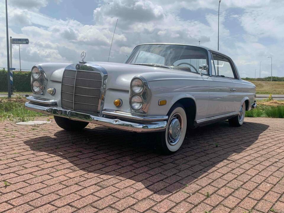 Imagen 6/8 de Mercedes-Benz 220 SE b (1963)