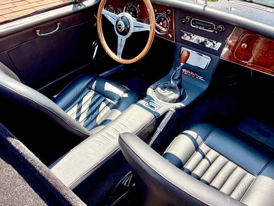 Image 15/20 de Austin-Healey 3000 Mk III (BJ8) (1966)