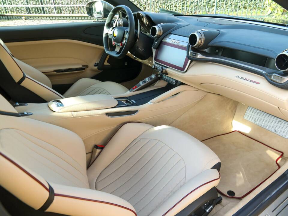 Imagen 46/50 de Ferrari GTC4Lusso (2018)